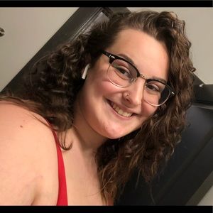 Meet your Posher, Hayley